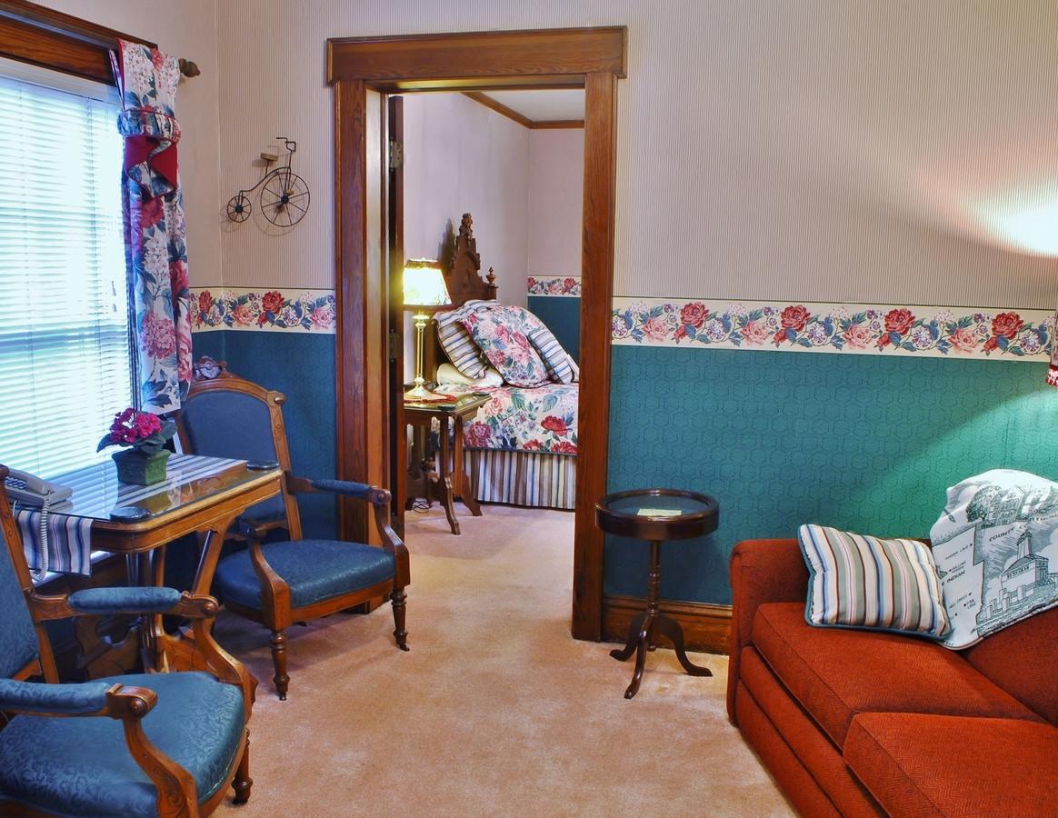 Arbor Hill Inn La Porte Extérieur photo